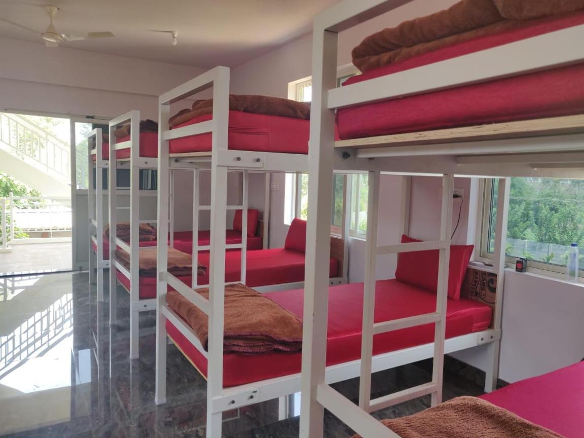 Trippr Chikkamagaluru Hostel จิกมากาลูร์ ภายนอก รูปภาพ