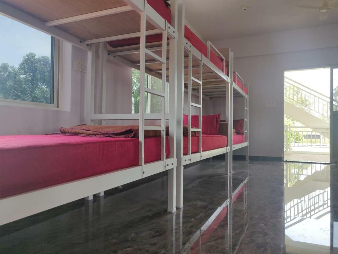 Trippr Chikkamagaluru Hostel จิกมากาลูร์ ภายนอก รูปภาพ