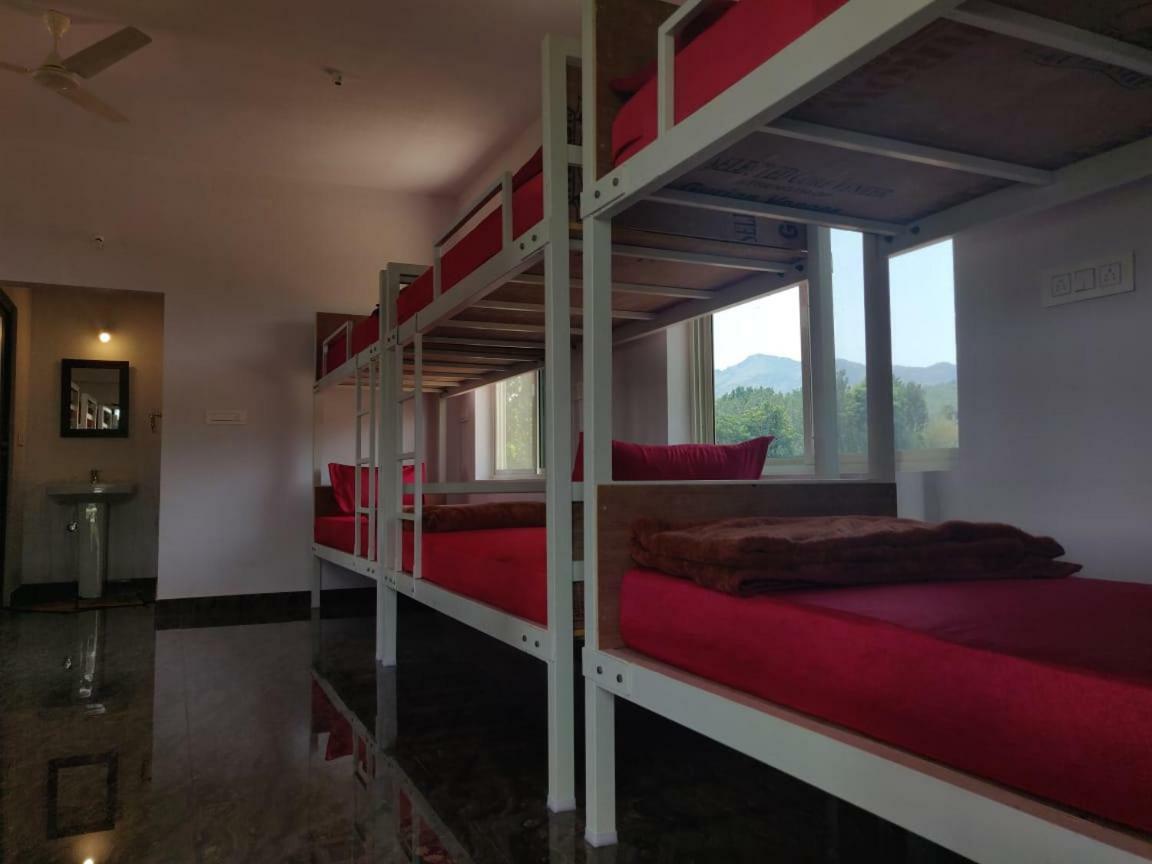 Trippr Chikkamagaluru Hostel จิกมากาลูร์ ภายนอก รูปภาพ