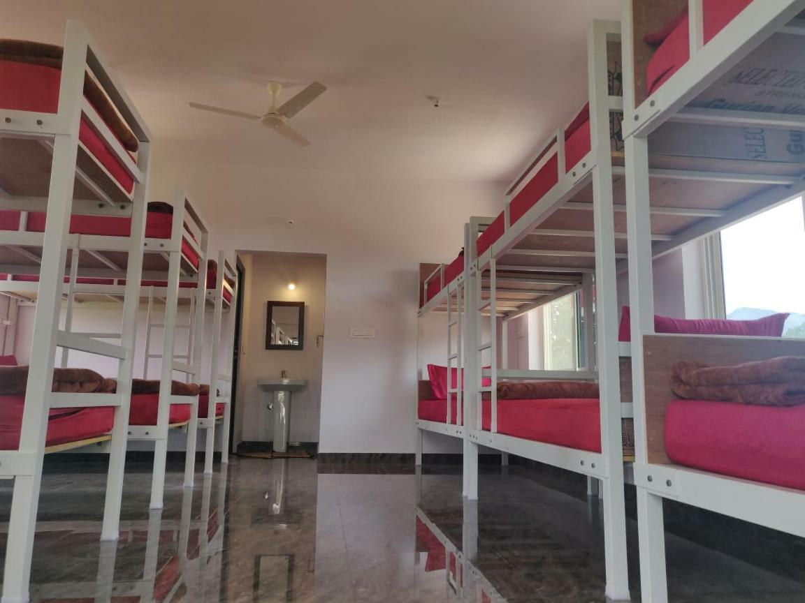 Trippr Chikkamagaluru Hostel จิกมากาลูร์ ภายนอก รูปภาพ